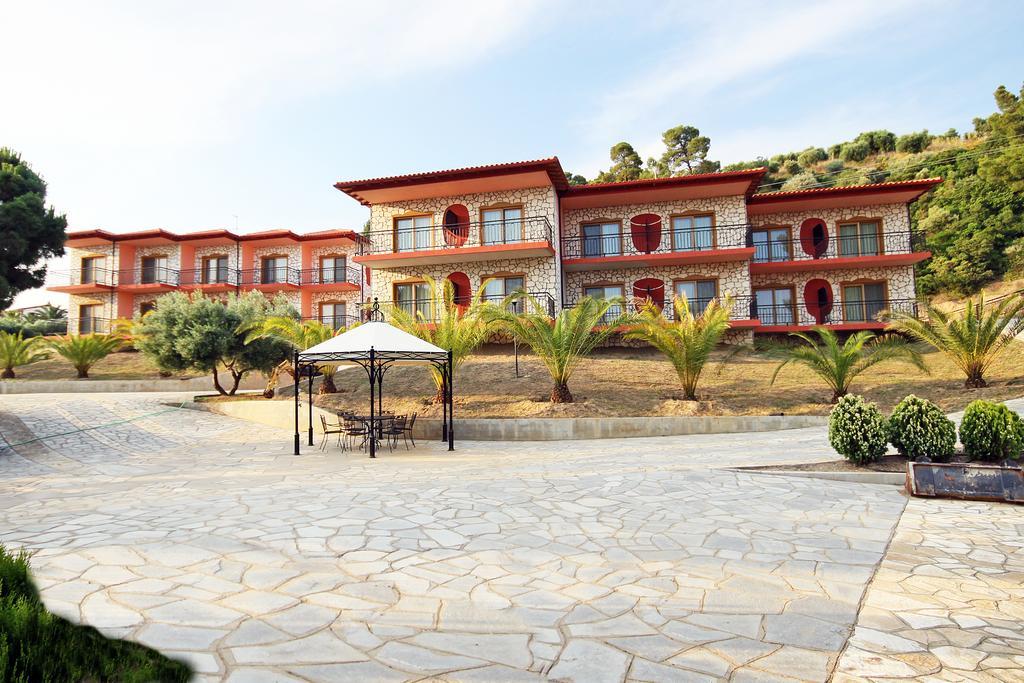 Ta 2 Pefka - Petros Italos Neos Marmaras Extérieur photo
