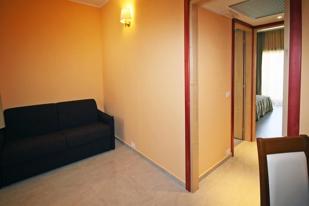 Ta 2 Pefka - Petros Italos Neos Marmaras Chambre photo