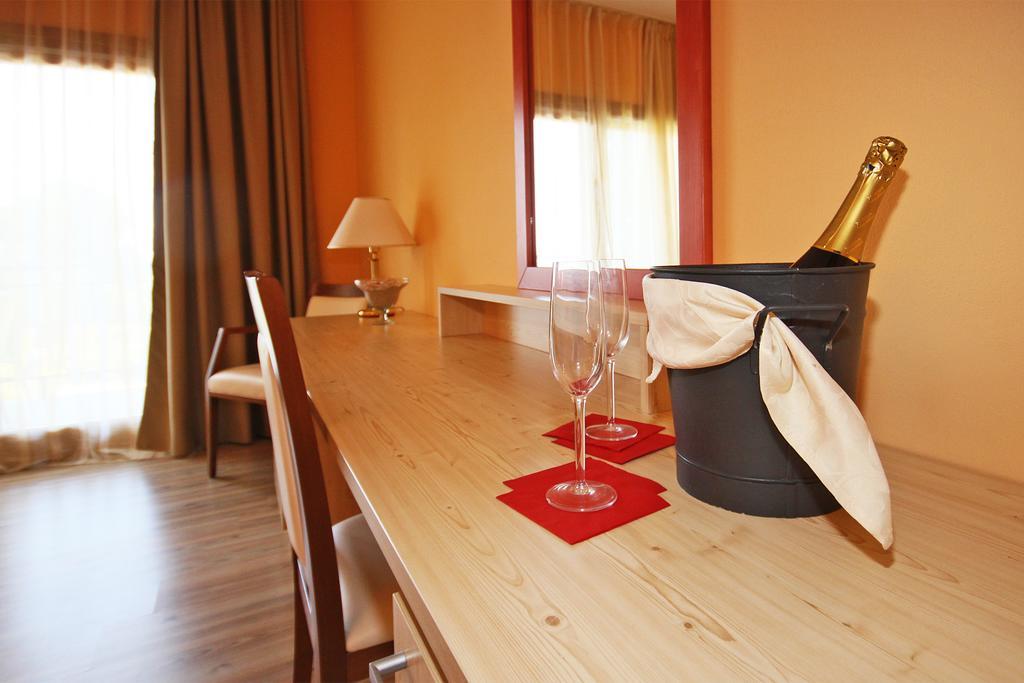 Ta 2 Pefka - Petros Italos Neos Marmaras Chambre photo