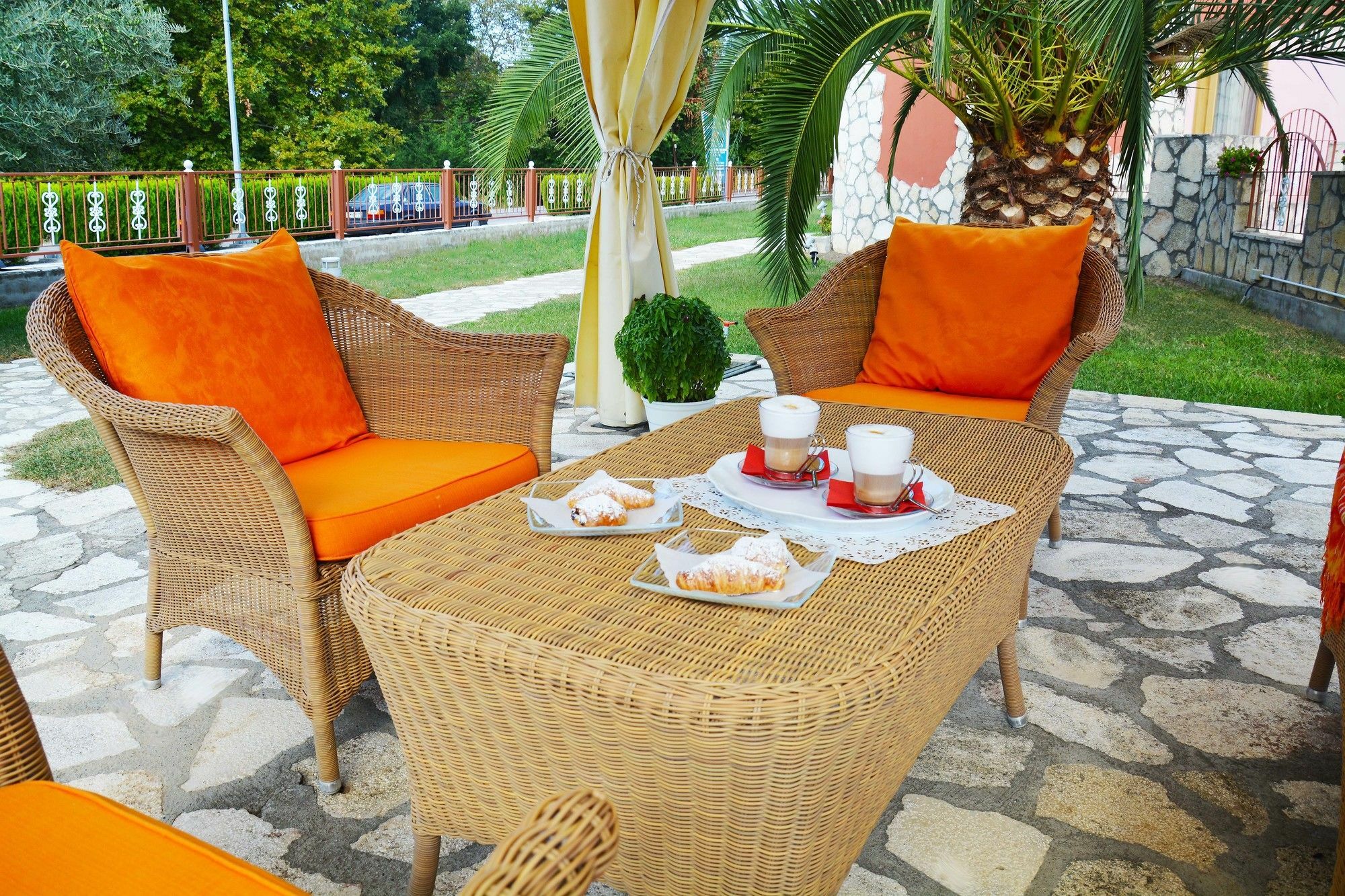 Ta 2 Pefka - Petros Italos Neos Marmaras Extérieur photo